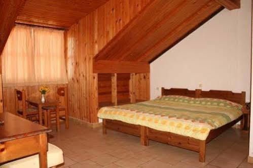 לימנאס Vicky Rooms & Apartments מראה חיצוני תמונה