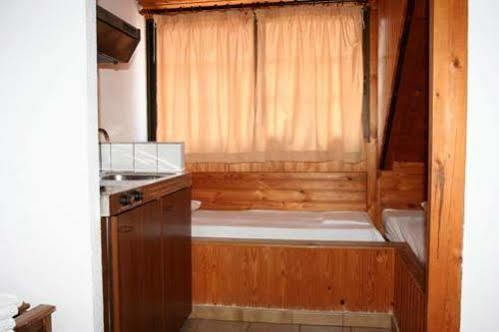 לימנאס Vicky Rooms & Apartments מראה חיצוני תמונה