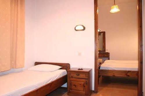 לימנאס Vicky Rooms & Apartments מראה חיצוני תמונה
